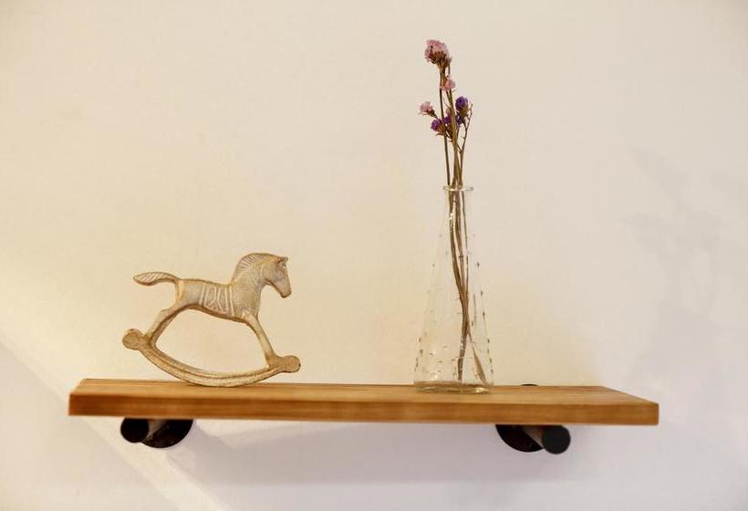 בית מלון כפרי Waiting For Art