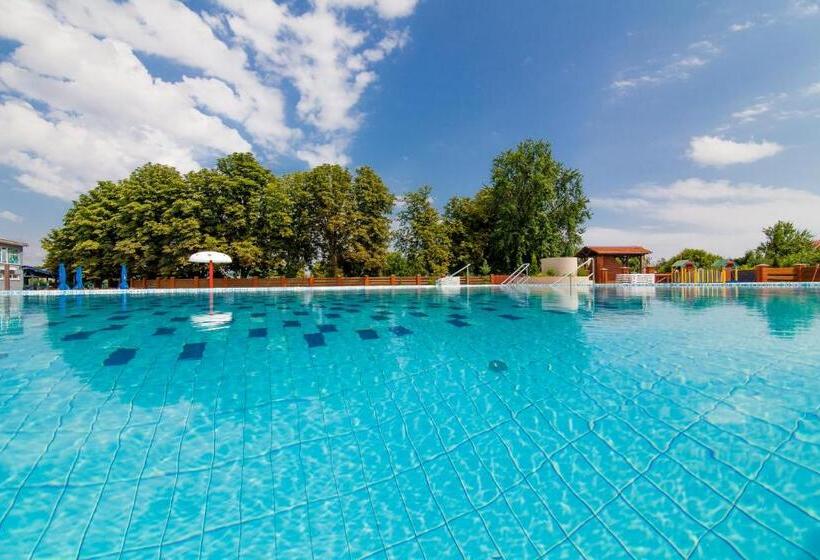 هتل Zinedine Sport