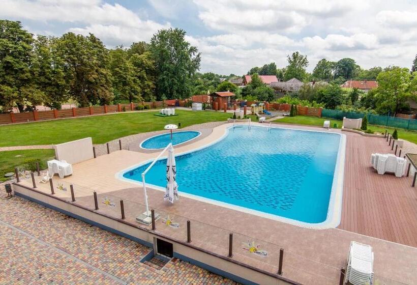 هتل Zinedine Sport