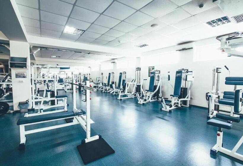 هتل Zinedine Sport