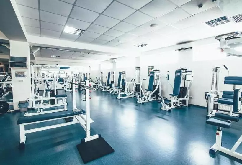 هتل Zinedine Sport