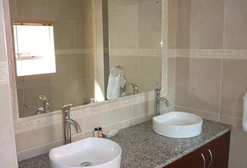 تختخواب و صبحانه Ridgesea Guest House