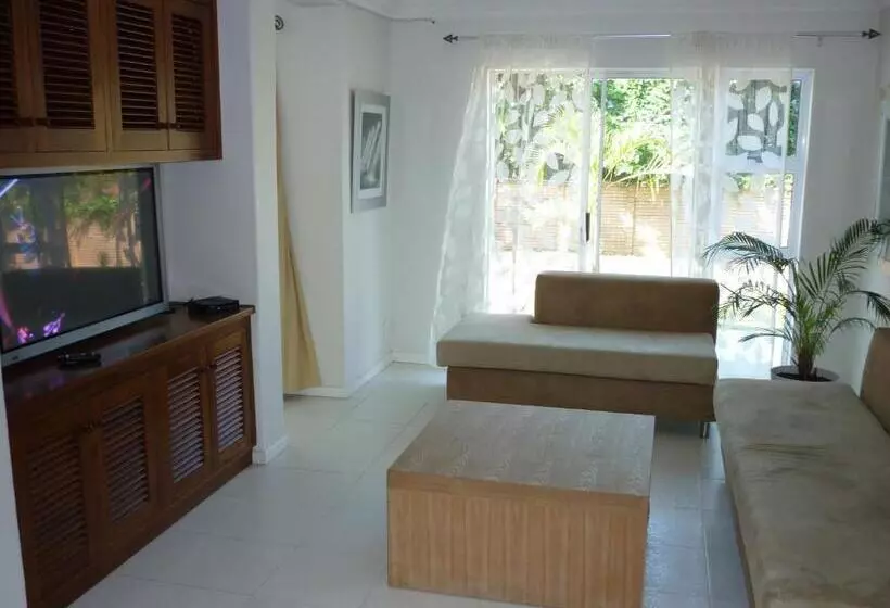 تختخواب و صبحانه Ridgesea Guest House