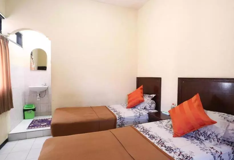 Hotel Keluarga Djagalan Raya