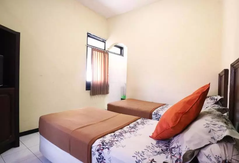 Hotel Keluarga Djagalan Raya