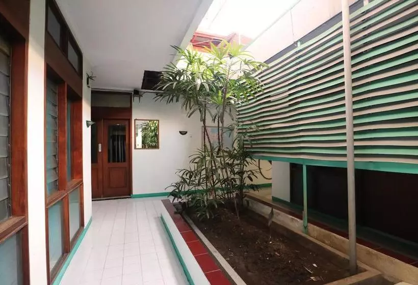 Hotel Keluarga Djagalan Raya