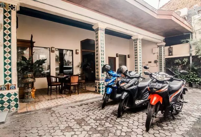 Hotel Keluarga Djagalan Raya