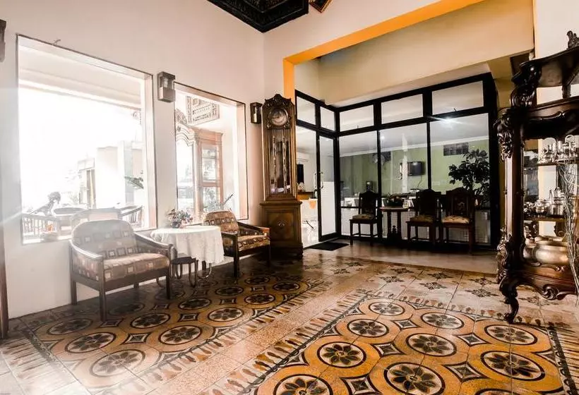 Hotel Keluarga Djagalan Raya