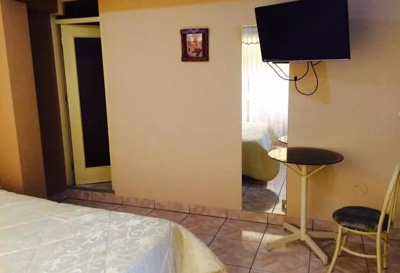 ホテル Mediterraneo Arequipa