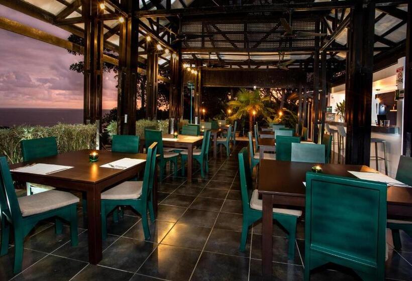 Отель Tiki Villas Rainforest Lodge   Adults Only