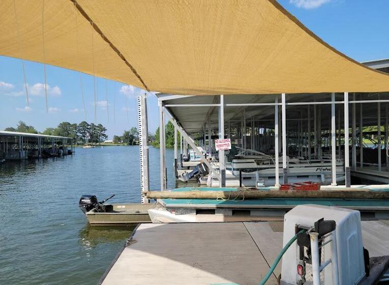 モーテル Bay Springs Country Inn & Marina