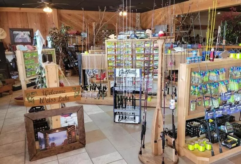 Motelli Bay Springs Country Inn & Marina