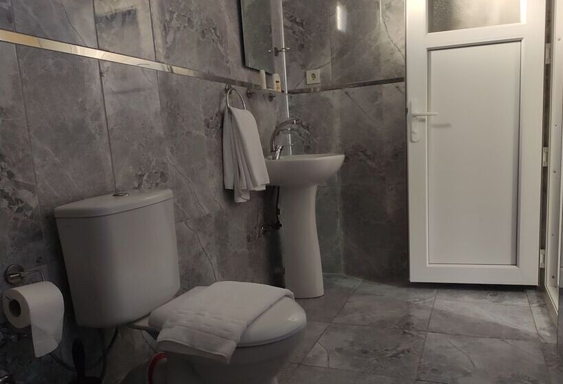 هتل Nostalgia World