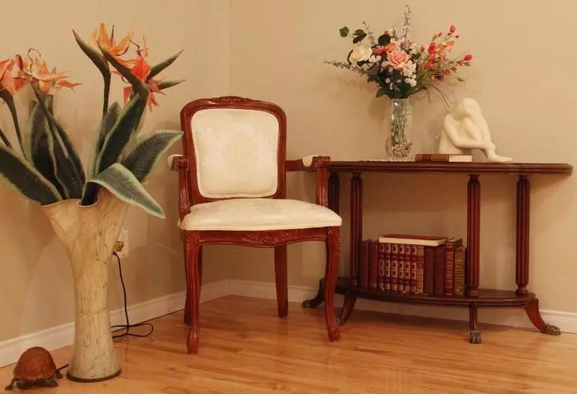 Arkadia Eastman B&b