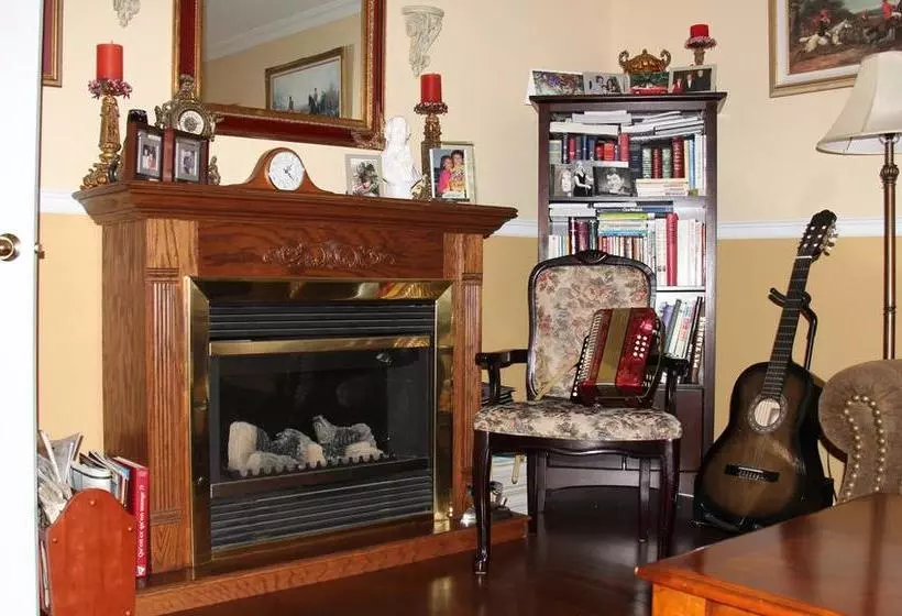 Arkadia Eastman B&b
