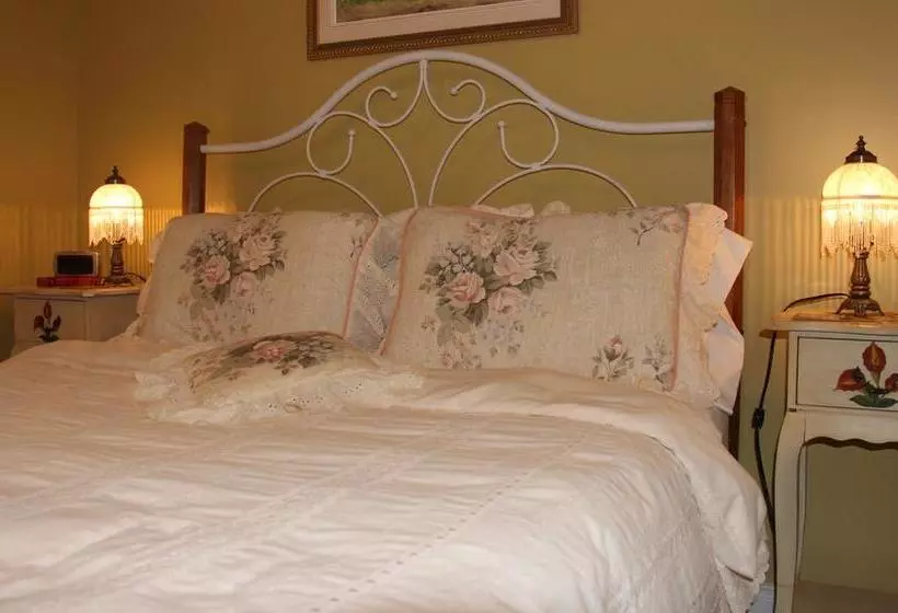 Arkadia Eastman B&b