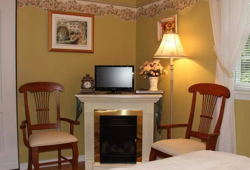 Arkadia Eastman B&b