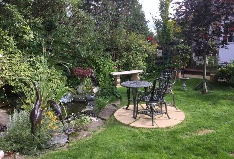 تختخواب و صبحانه Angel Cottage