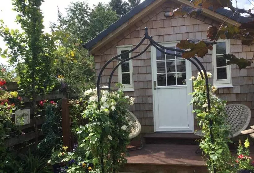 تختخواب و صبحانه Angel Cottage