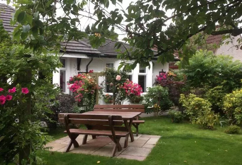 تختخواب و صبحانه Angel Cottage