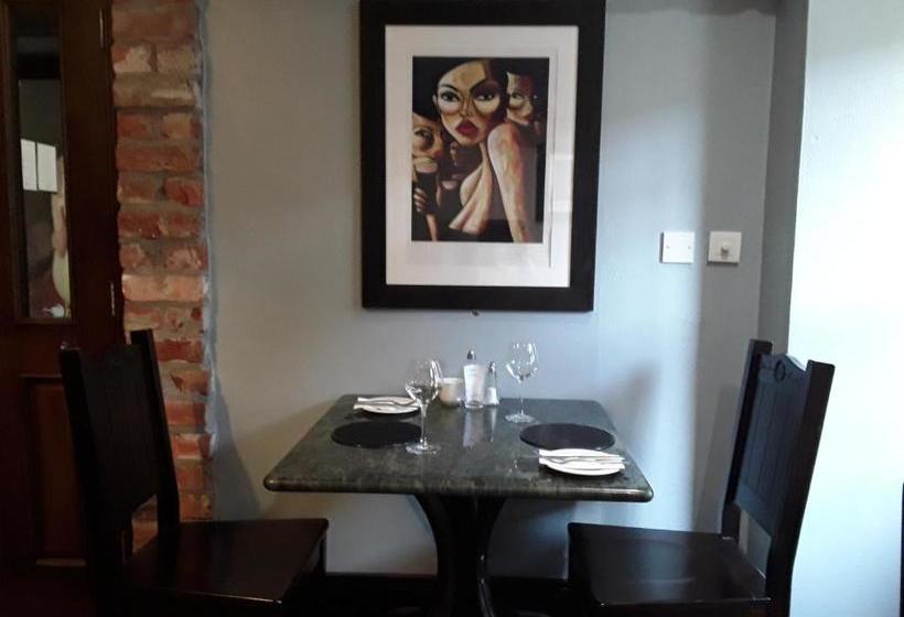 צימר Paul Arthurs Restaurant & Rooms   Kircubbin