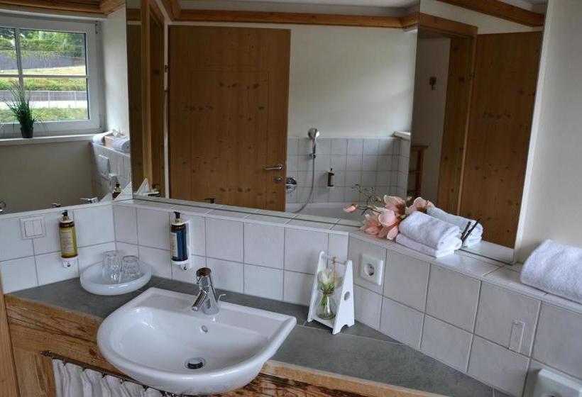 تختخواب و صبحانه Suiten Am Schloss