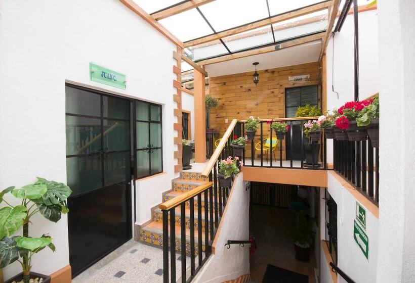 هتل Doña Carlota