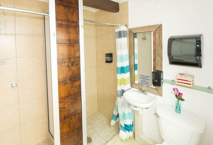 هتل Doña Carlota