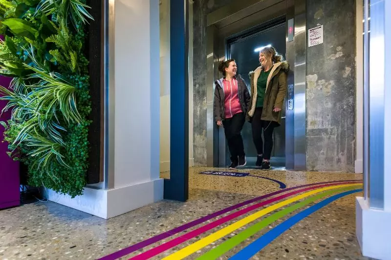 هتل Lylo Queenstown