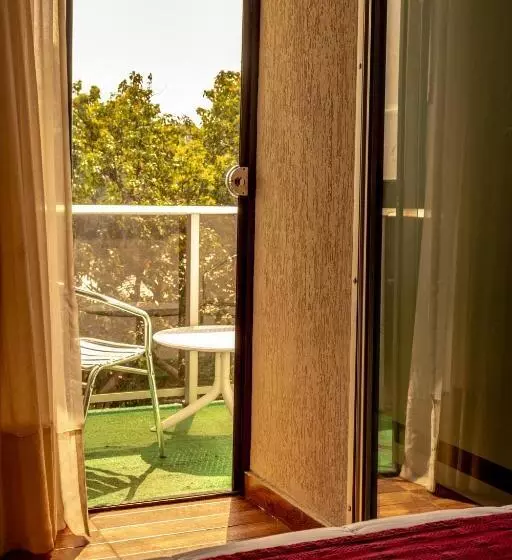 Hotelli Los Alpes Santa Teresa