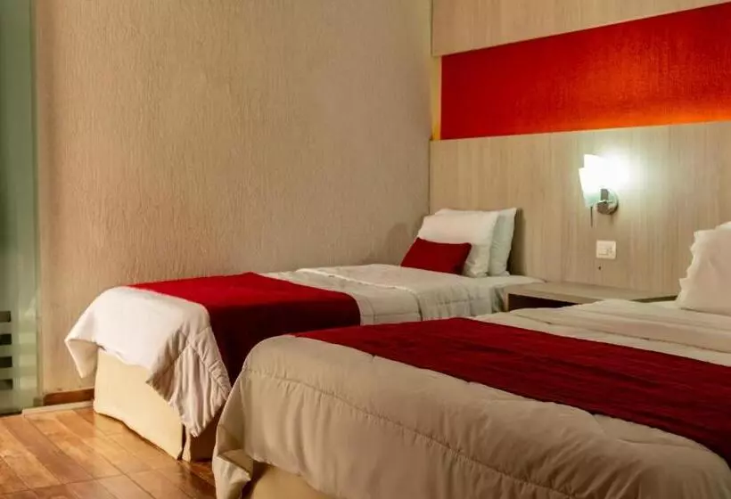 Hotelli Los Alpes Santa Teresa