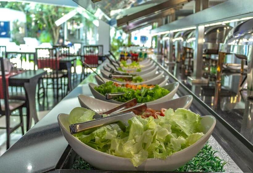 هتل Los Alpes Santa Teresa