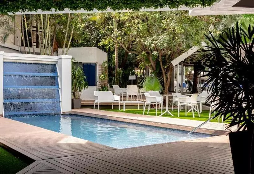 Hotelli Los Alpes Santa Teresa