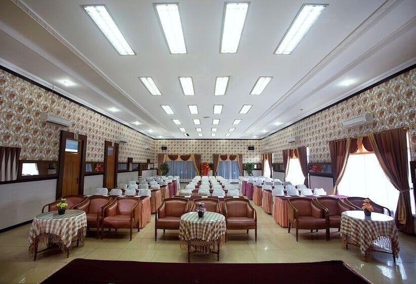 Отель Soeltan Luxe