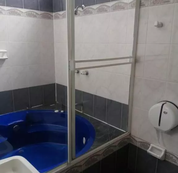 هتل Torreon De Rionegro