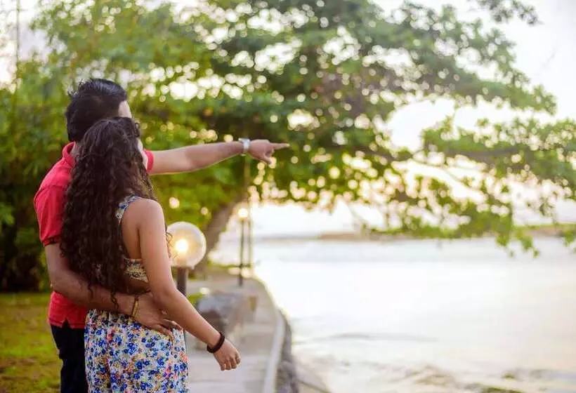 ホテル Vaaya Beach