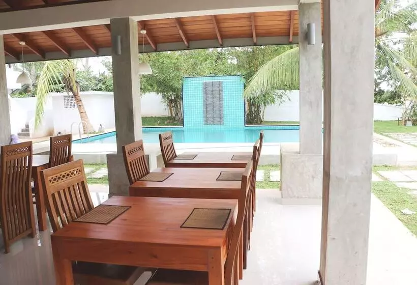 ホテル Vaaya Beach