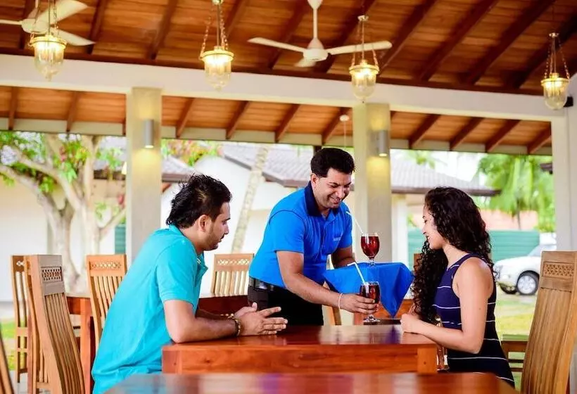 ホテル Vaaya Beach