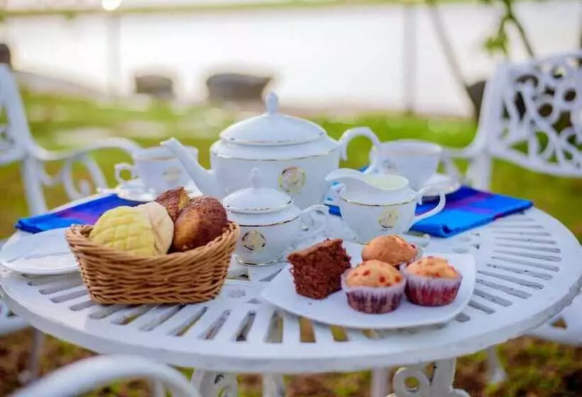 ホテル Vaaya Beach