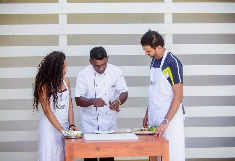 ホテル Vaaya Beach