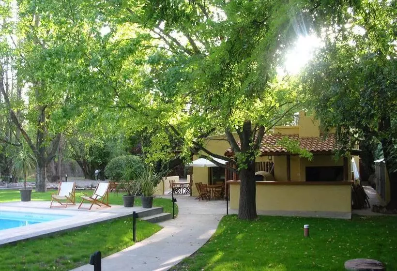 ホテル Postales Green Aparts   Chacras De Coria