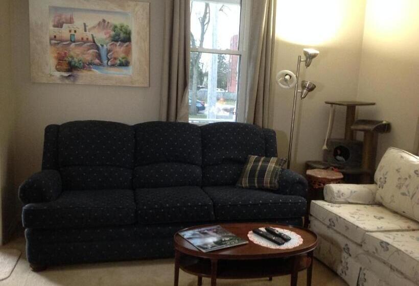 ベッドアンドブレックファースト 10th Avenue Guest House & Suites