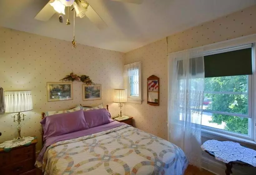 Aamiaismajoitus (B&B) 10th Avenue Guest House & Suites