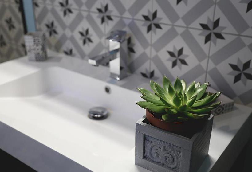 ベッドアンドブレックファースト Maison D Hôtes "l Atelier"