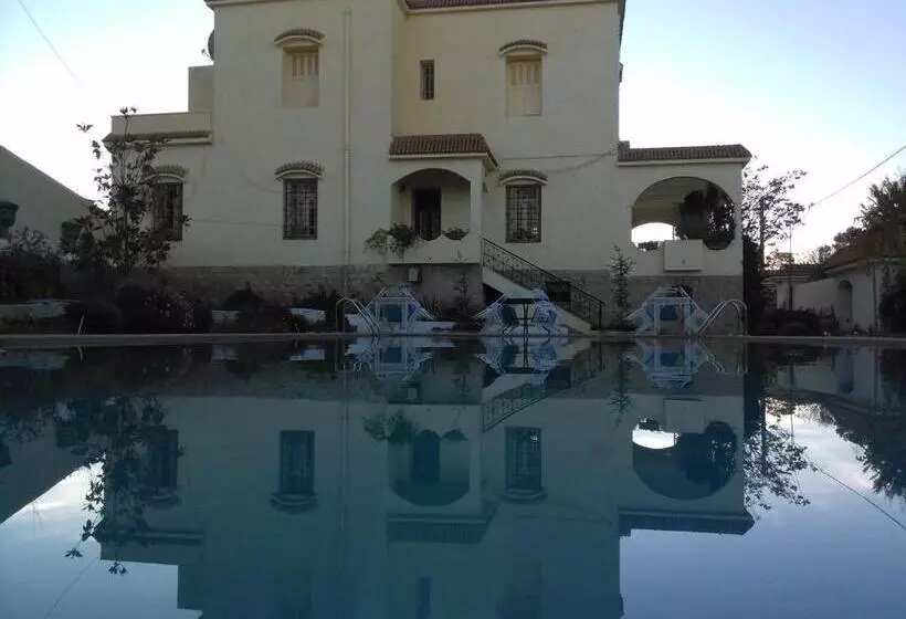 Aamiaismajoitus (B&B) Villa Pomme D'or