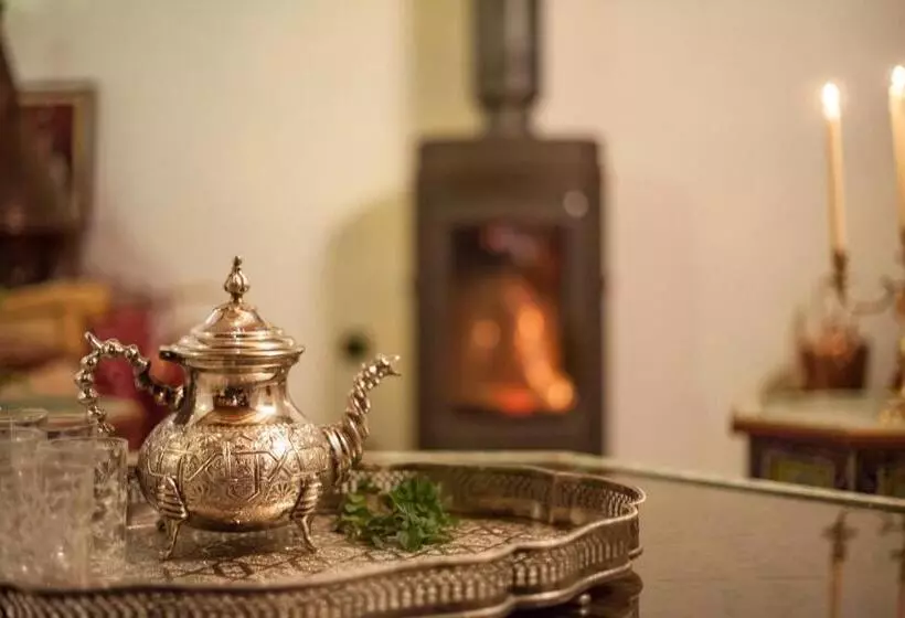 Aamiaismajoitus (B&B) Villa Pomme D'or