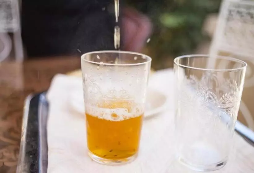 Aamiaismajoitus (B&B) Villa Pomme D'or