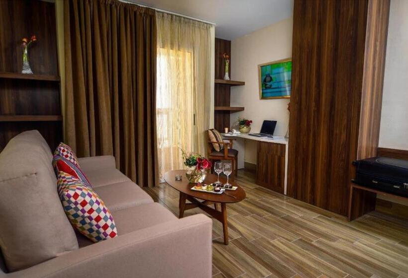 هتل Masaya By Emerald