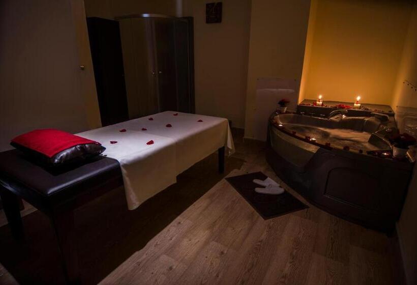 هتل Masaya By Emerald