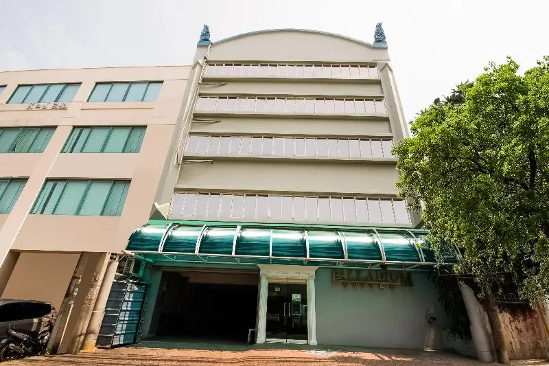 ホテル Palladium Suites